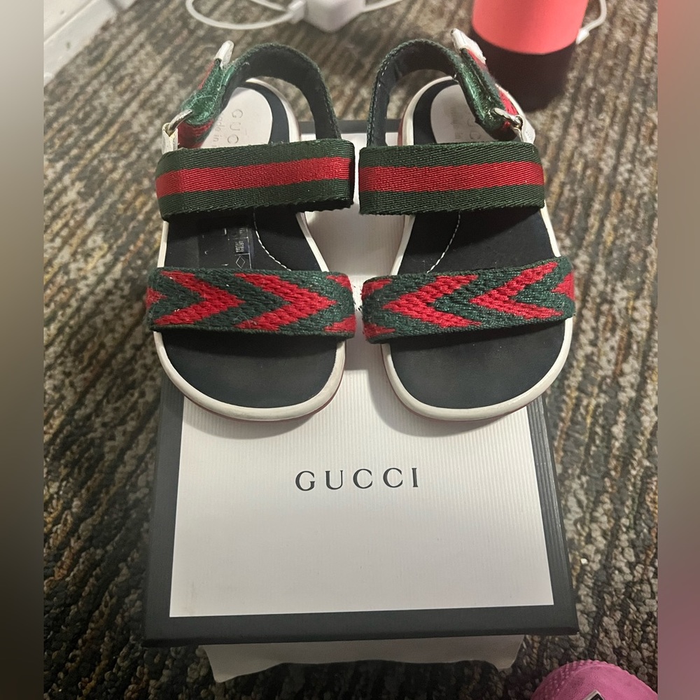 Gucci girl sandals size 21